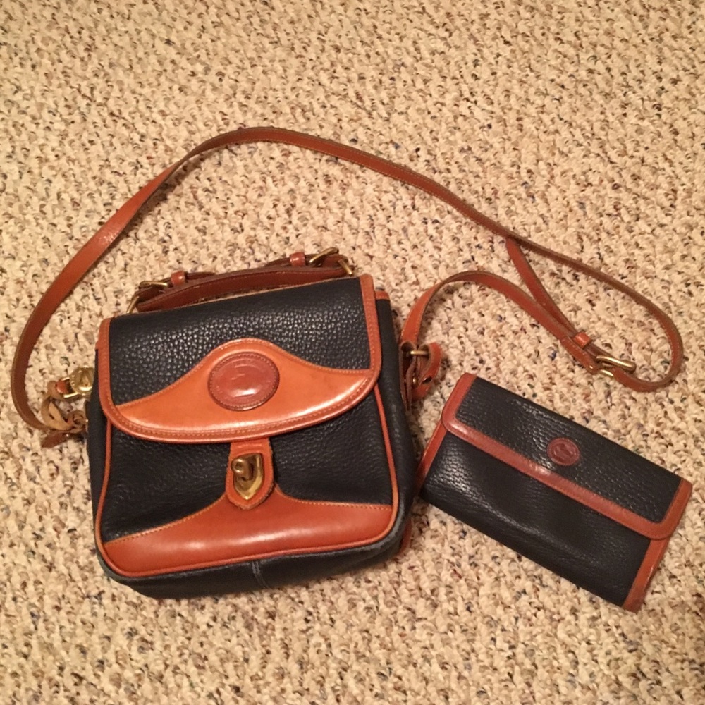 Vintage Dooney and Bourke Crossbody